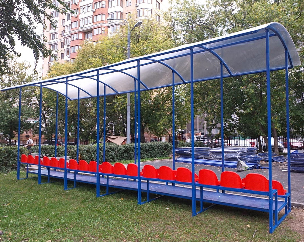 Трибуна с навесом (6,5х2 м) с 24 посадочными местами (20.001)