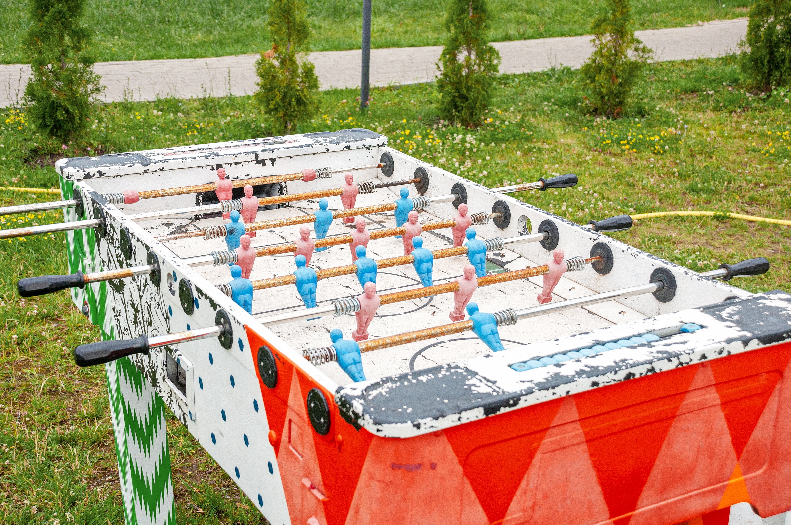 Настольный футбол для улицы