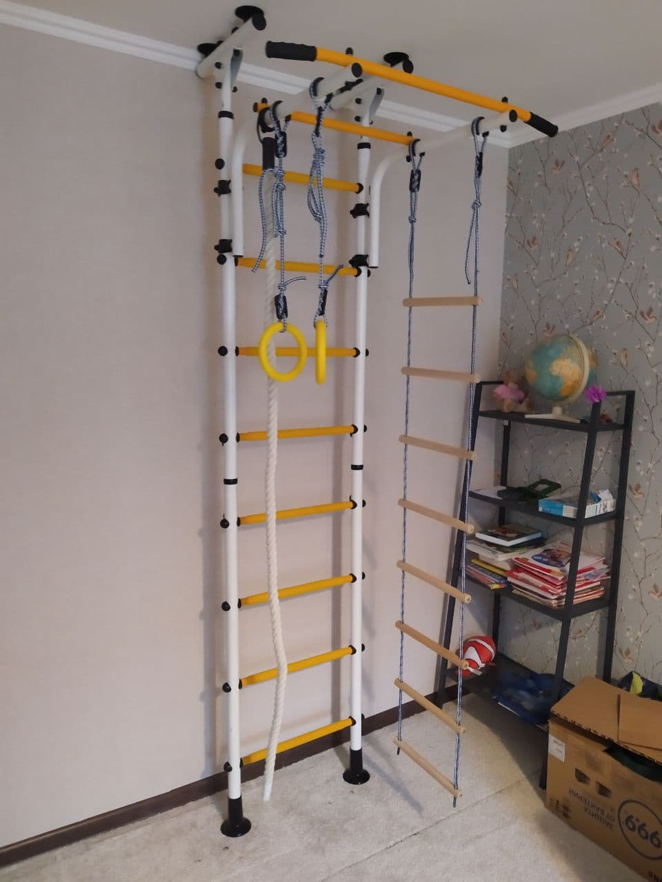 Детский спортивный комплекс ЮНЫЙ АТЛЕТ модель Пол-потолок белый/жёлтый