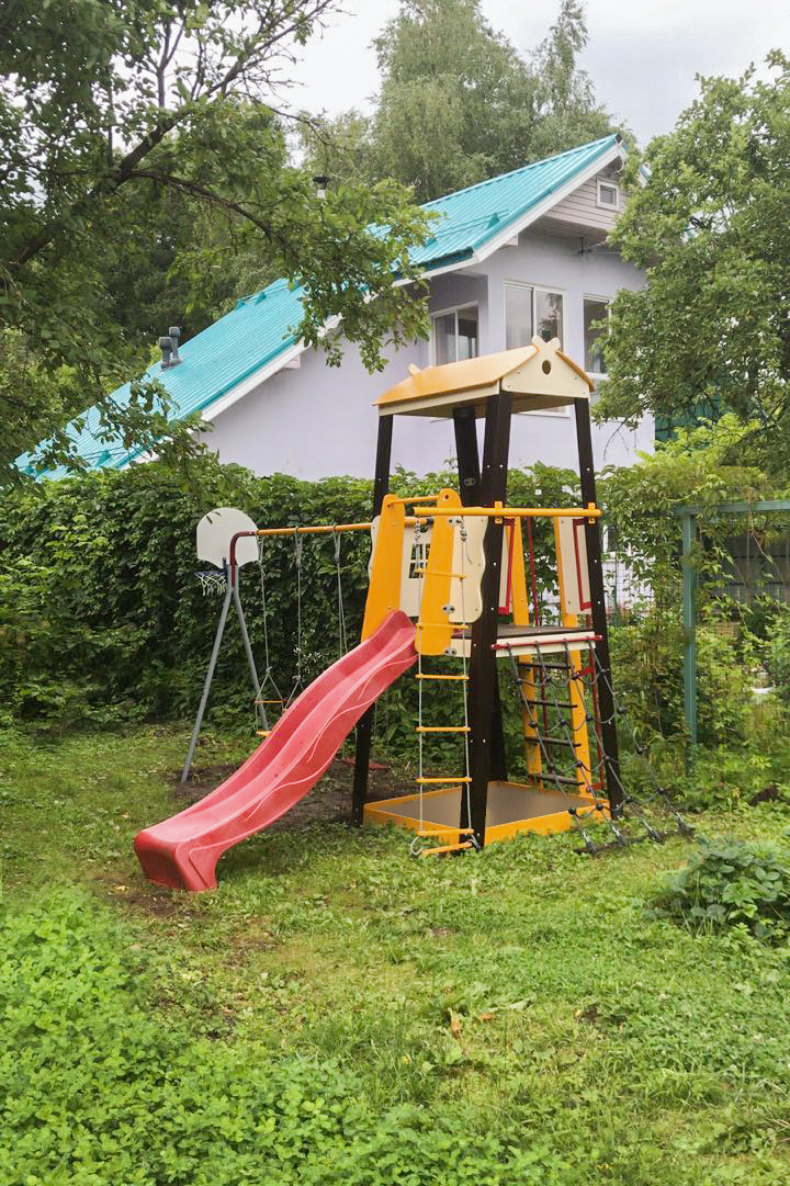 Спортивно-игровой комплекс ROMANA Избушка R.103.29.04 (+ Качели фанерные 1.Д-26.00 + Качели детские ДСК-ВО 91.07.11)