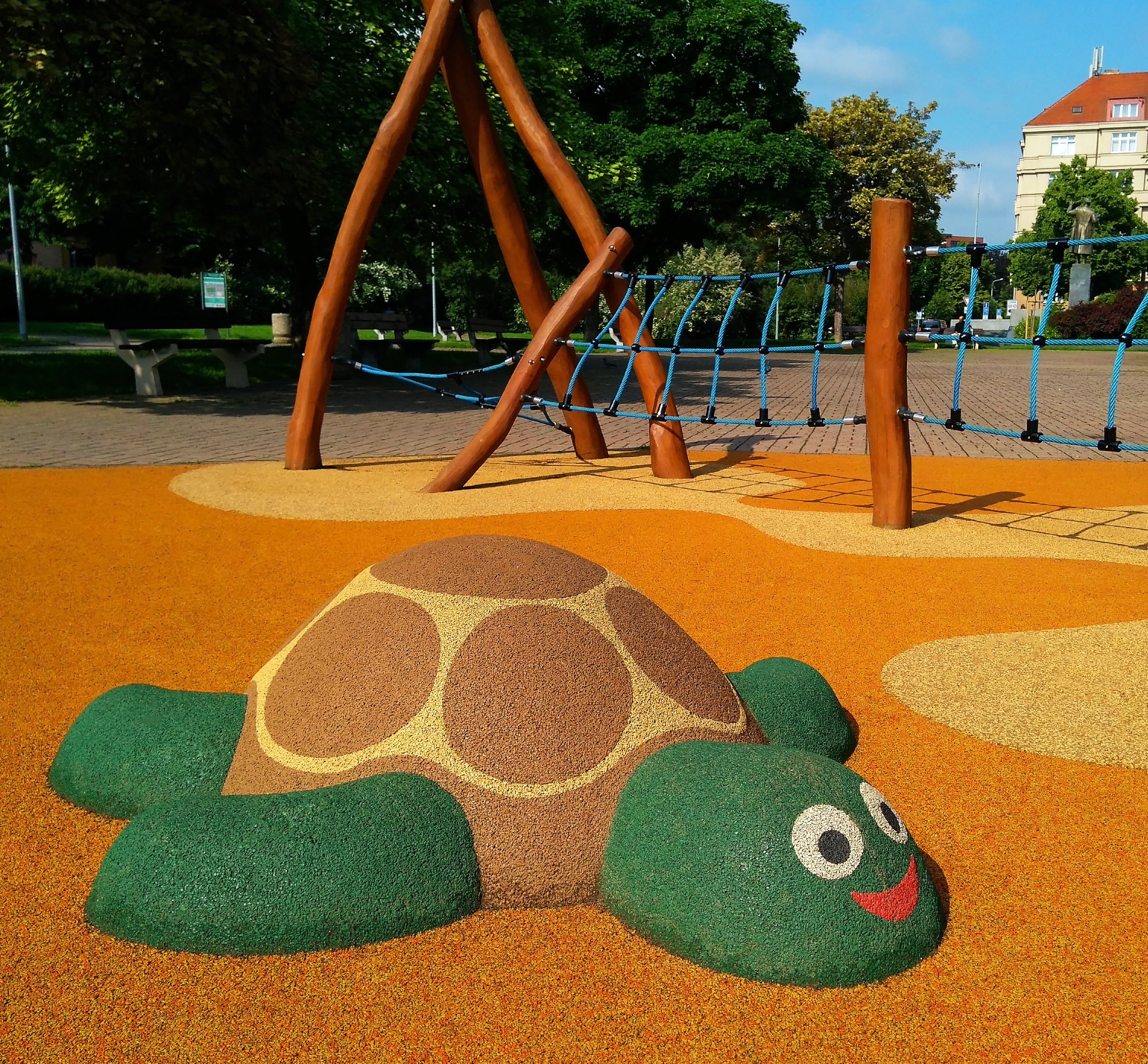 Фигуры из резиновой крошки