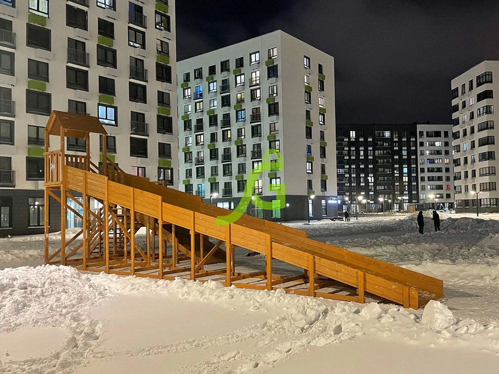 Зимняя деревянная горка Snow Fox 12 м с двумя скатами