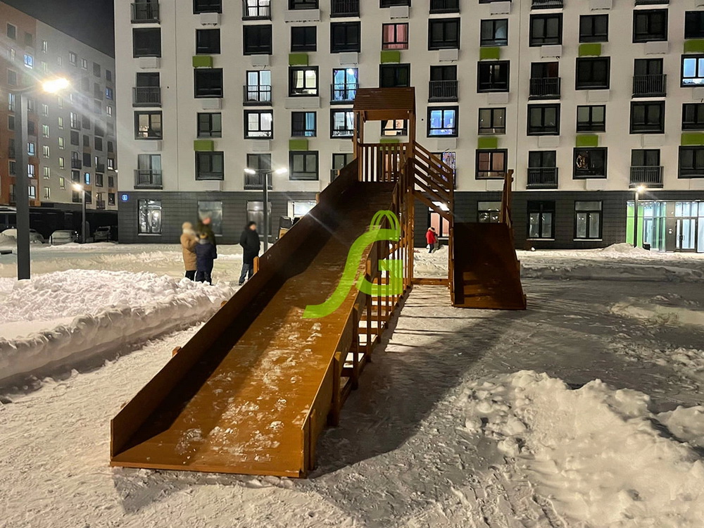 Зимняя деревянная горка Snow Fox 12 м с двумя скатами