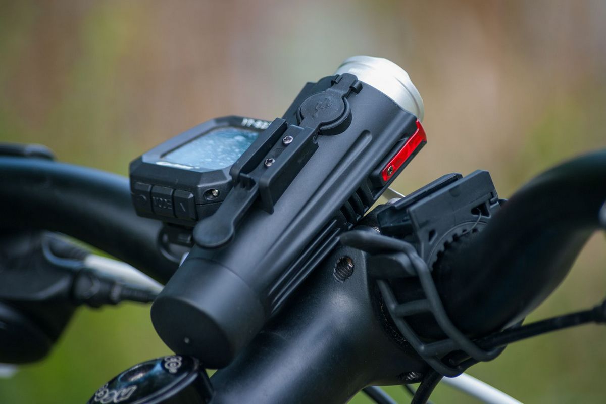 Велофара Fenix BC21R XM-L2 T6 natural white LED