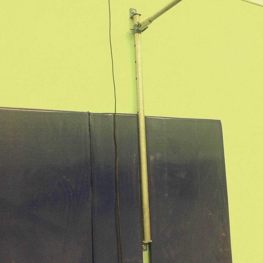 Перекладина гимнастическая пристенная (04.804)