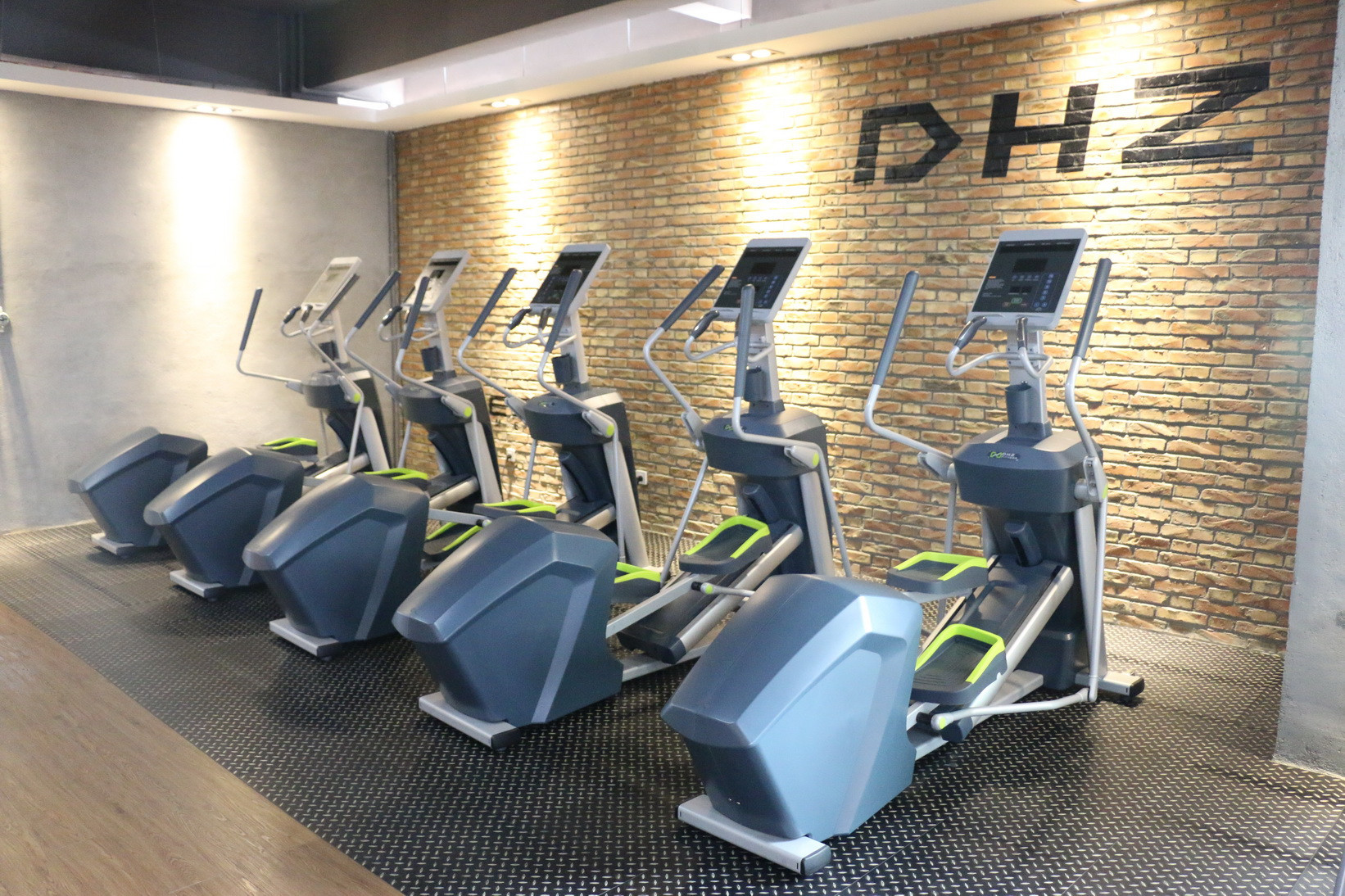 Эллиптический тренажер DHZ x9200