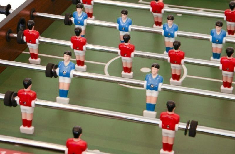 Настольный футбол (кикер) Maccabi Mini 4 ф (121 x 61 x 81 см; махагон, складной)