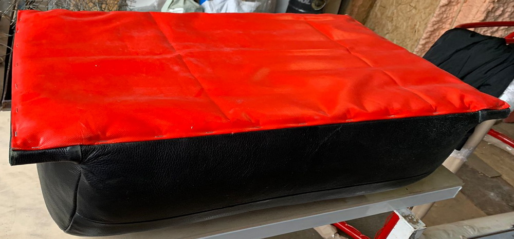 Боксерская настенная груша (подушка), кожа (05.104)