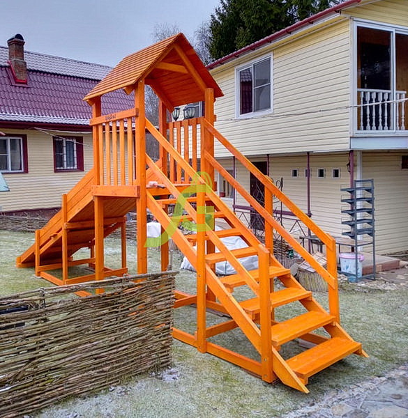 Зимняя деревянная горка IgraGrad Snow Fox Start с крышей, скат 4 м