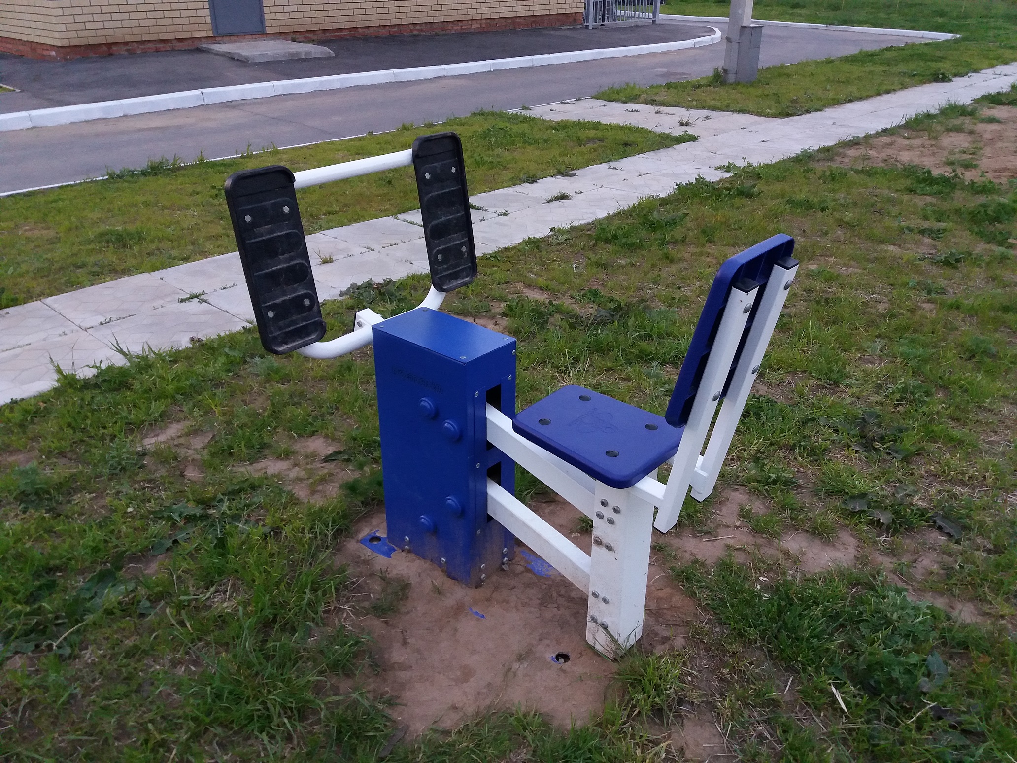 Тренажер уличный ЖИМ НОГАМИ Romana 207.38.05