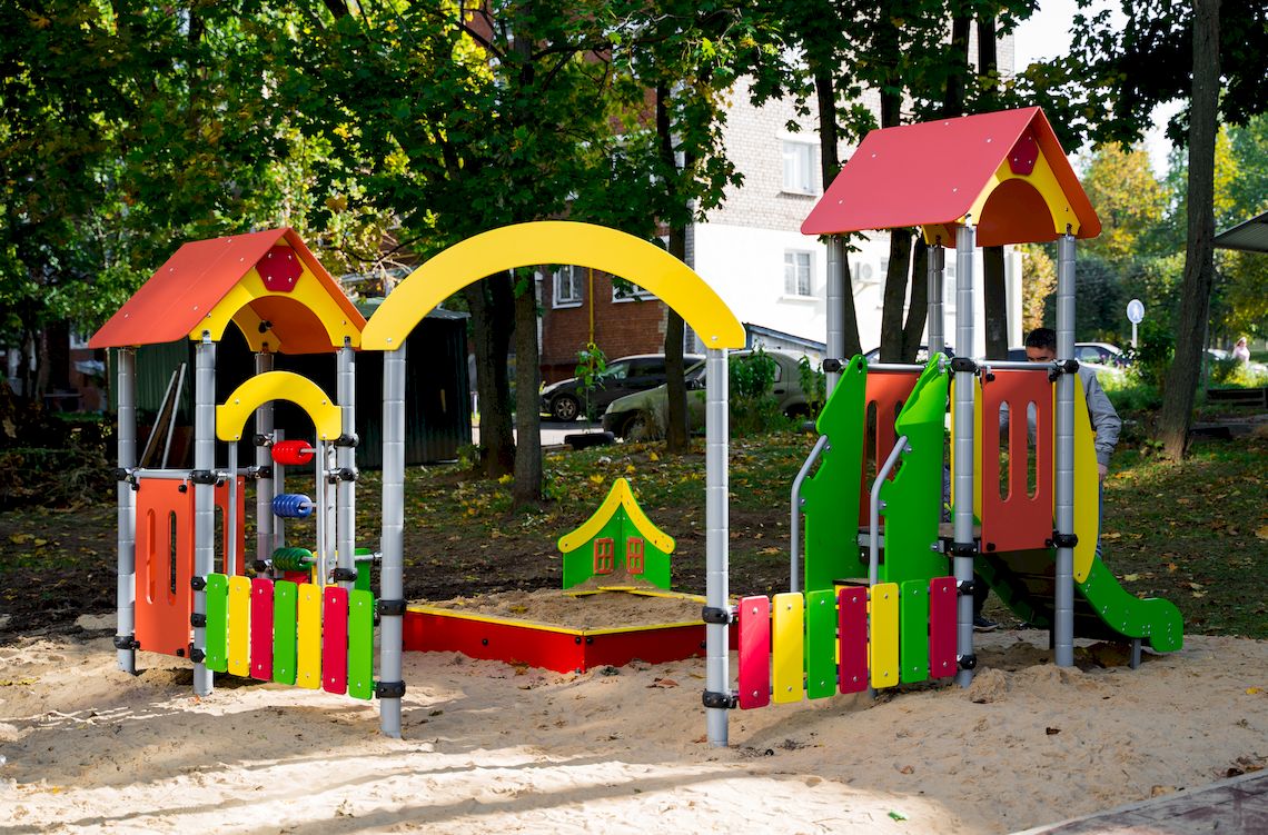 Песочный дворик с горкой «Romana 109.06.00»