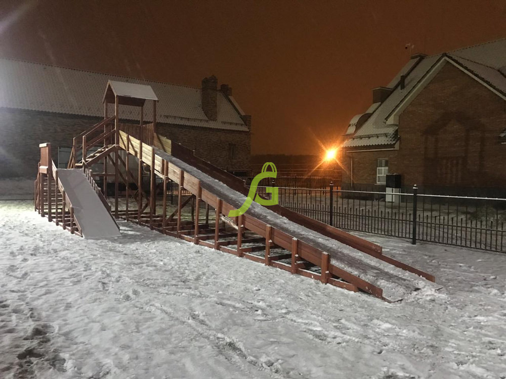 Зимняя деревянная горка "Snow Fox" с двумя скатами, 12 метров + 4,5 метра