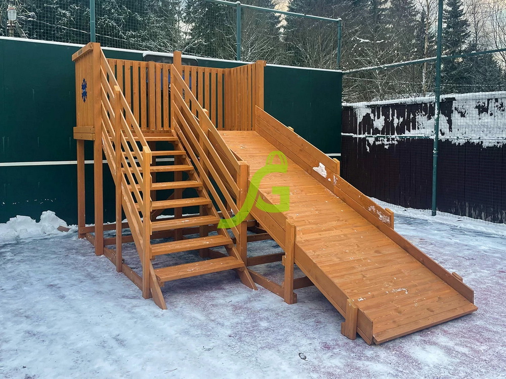 Зимняя деревянная горка Snow Fox, скат 4 м