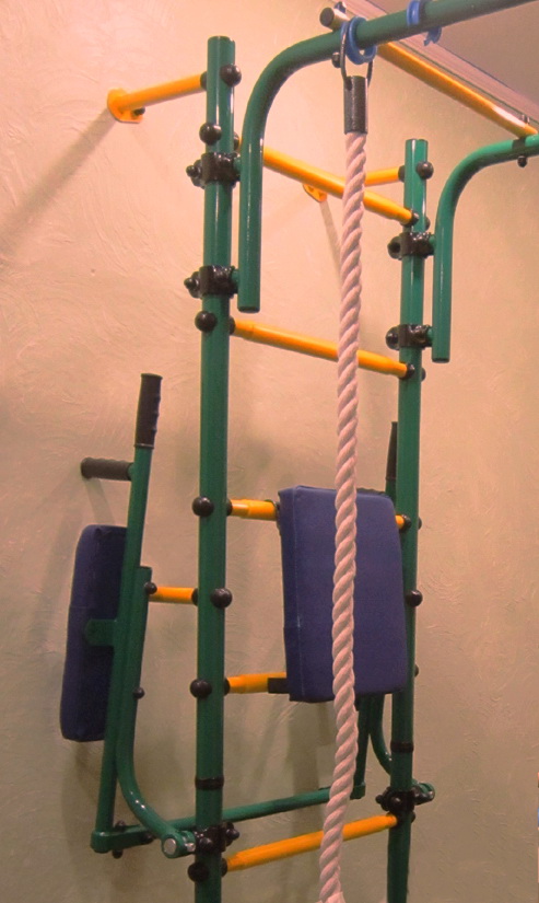 Откидные брусья АТЛЕТ зеленый