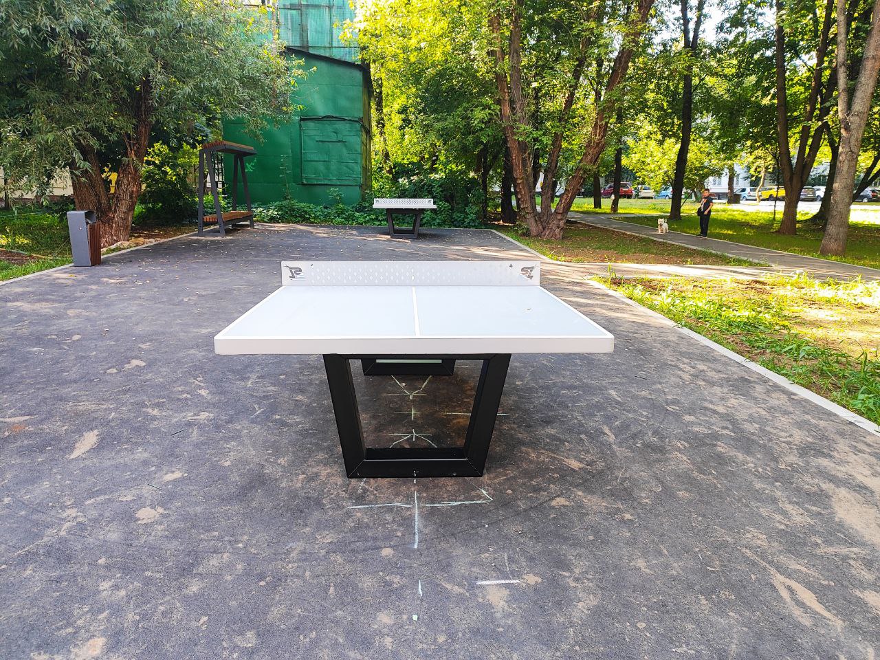 Установка антивандального теннисного стола из бетона 