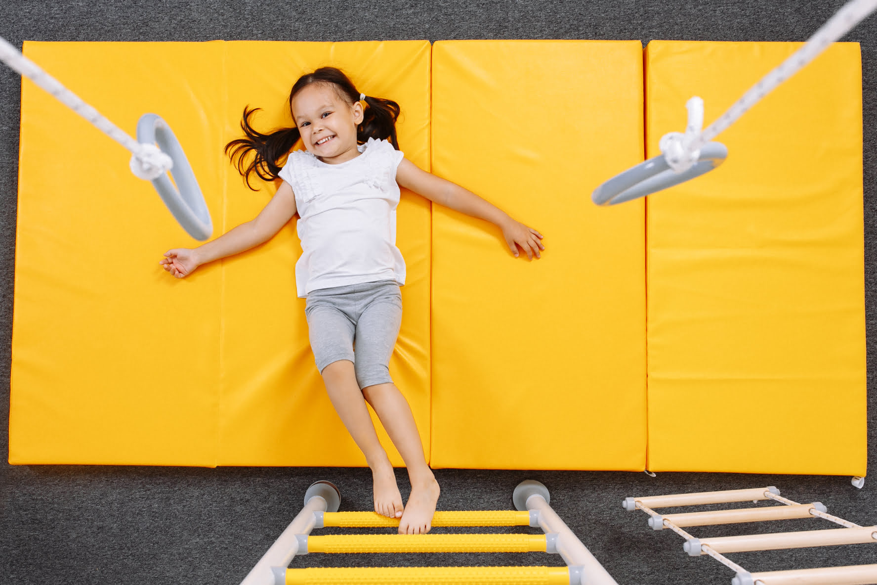 Шведская стенка R6 Romana (01.20.7.06.490.07.00-14) зелёное яблоко