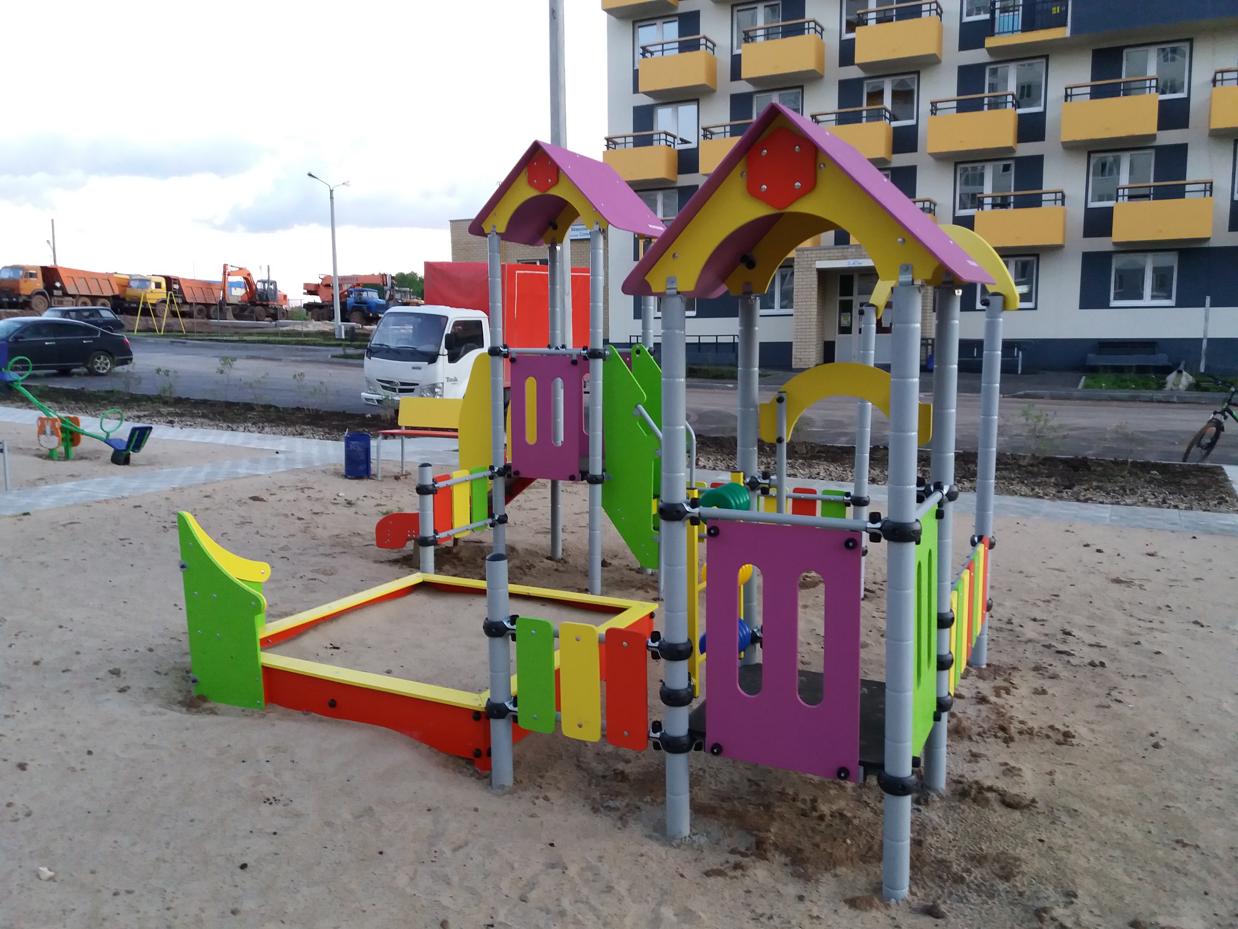 Песочный дворик с горкой «Romana 109.06.00»