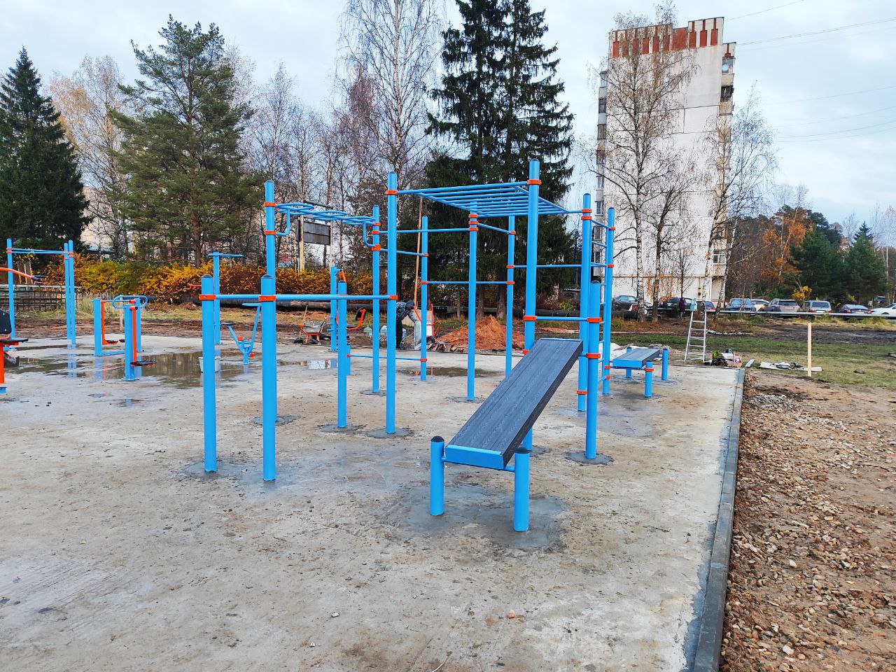 Установка уличного спортивного оборудования 