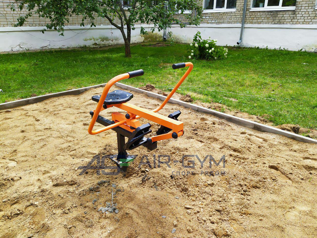 Тренажер для улицы Гребля  Air-Gym YT51
