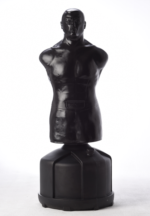 Напольный тренажер для отработки ударов