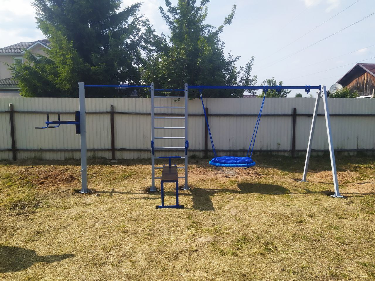 Монтаж атлетического комплекса с качелями гнездо