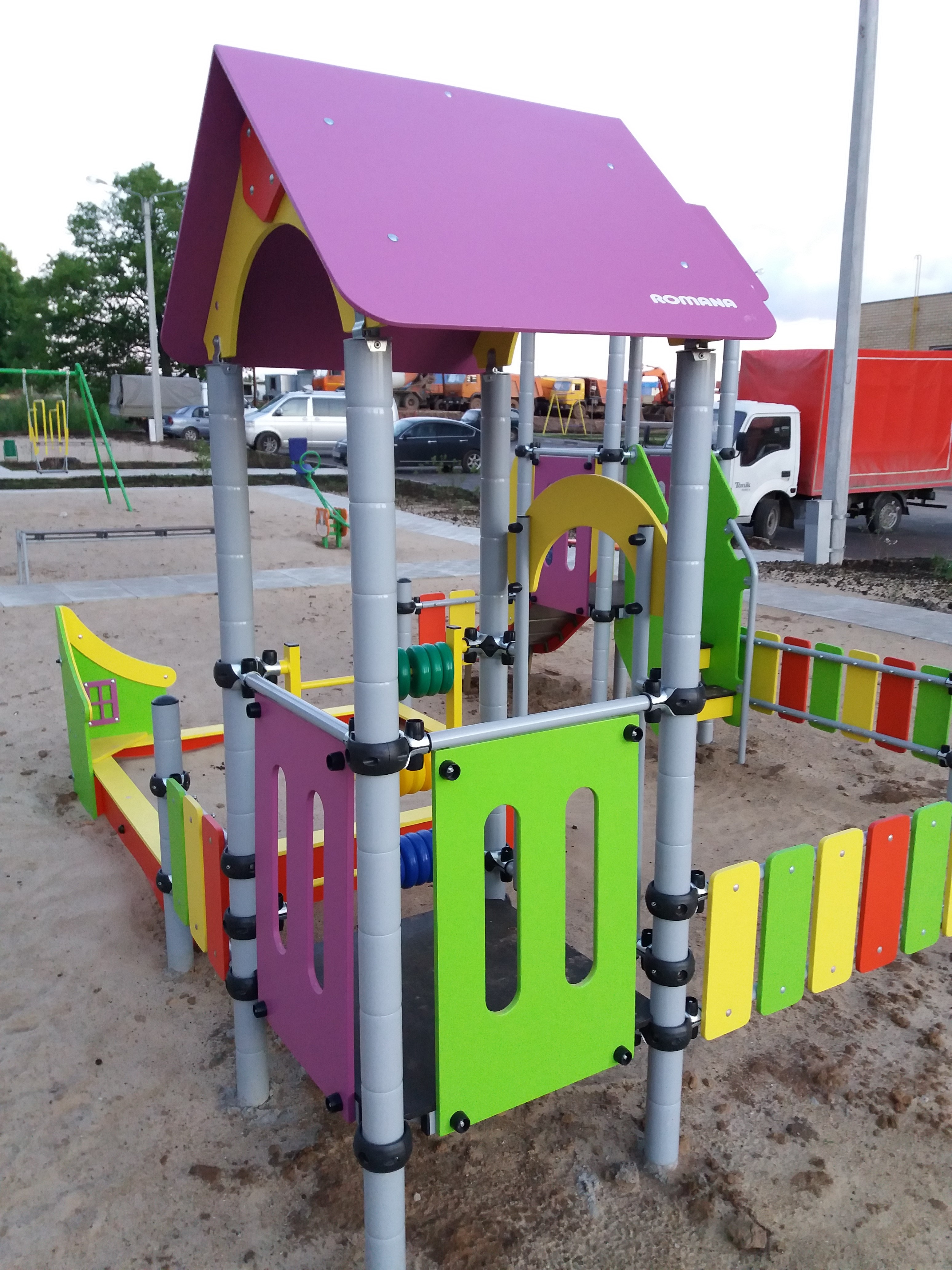 Песочный дворик с горкой «Romana 109.06.00»