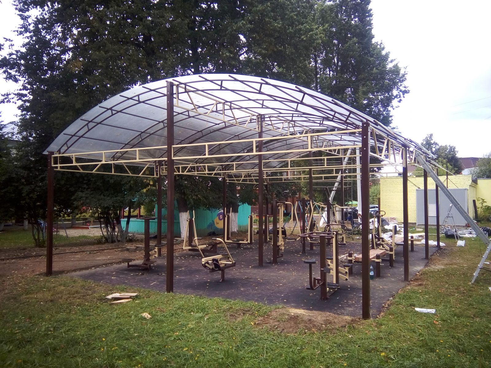 Навес для уличных тренажеров