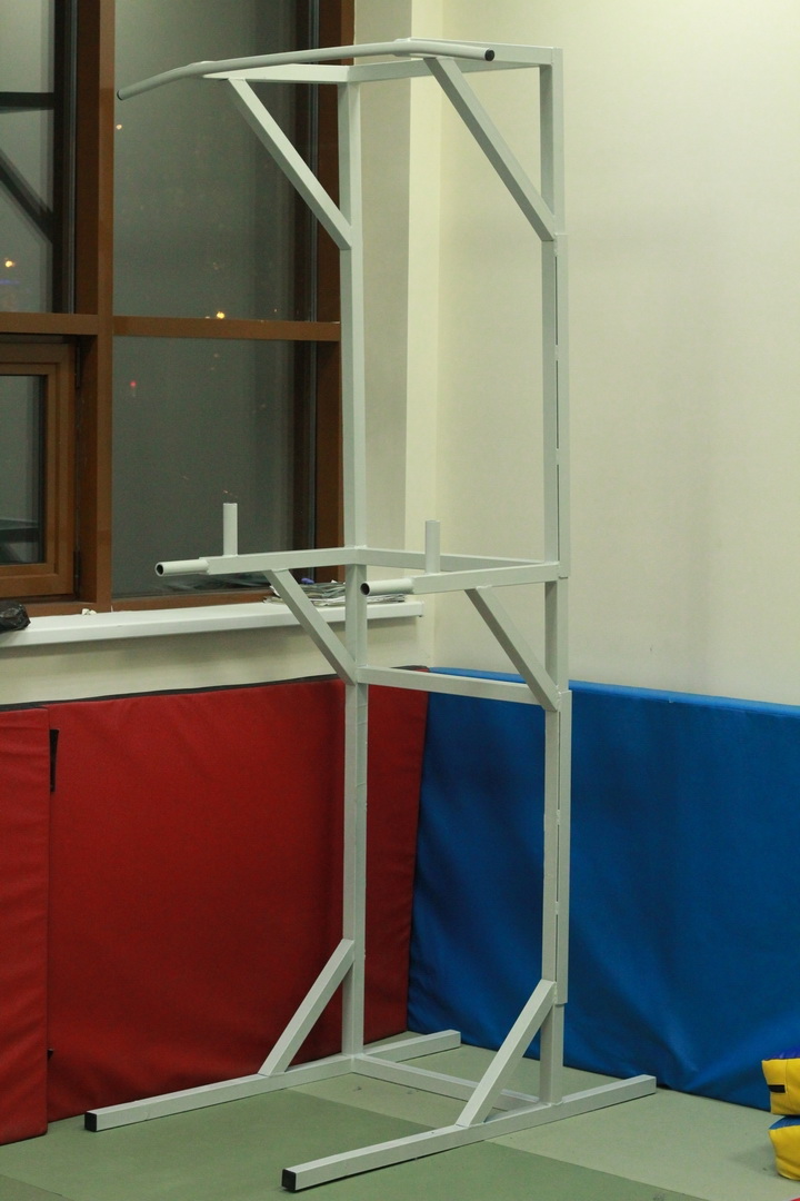 Турник-пресс-брусья, напольный (04.802)