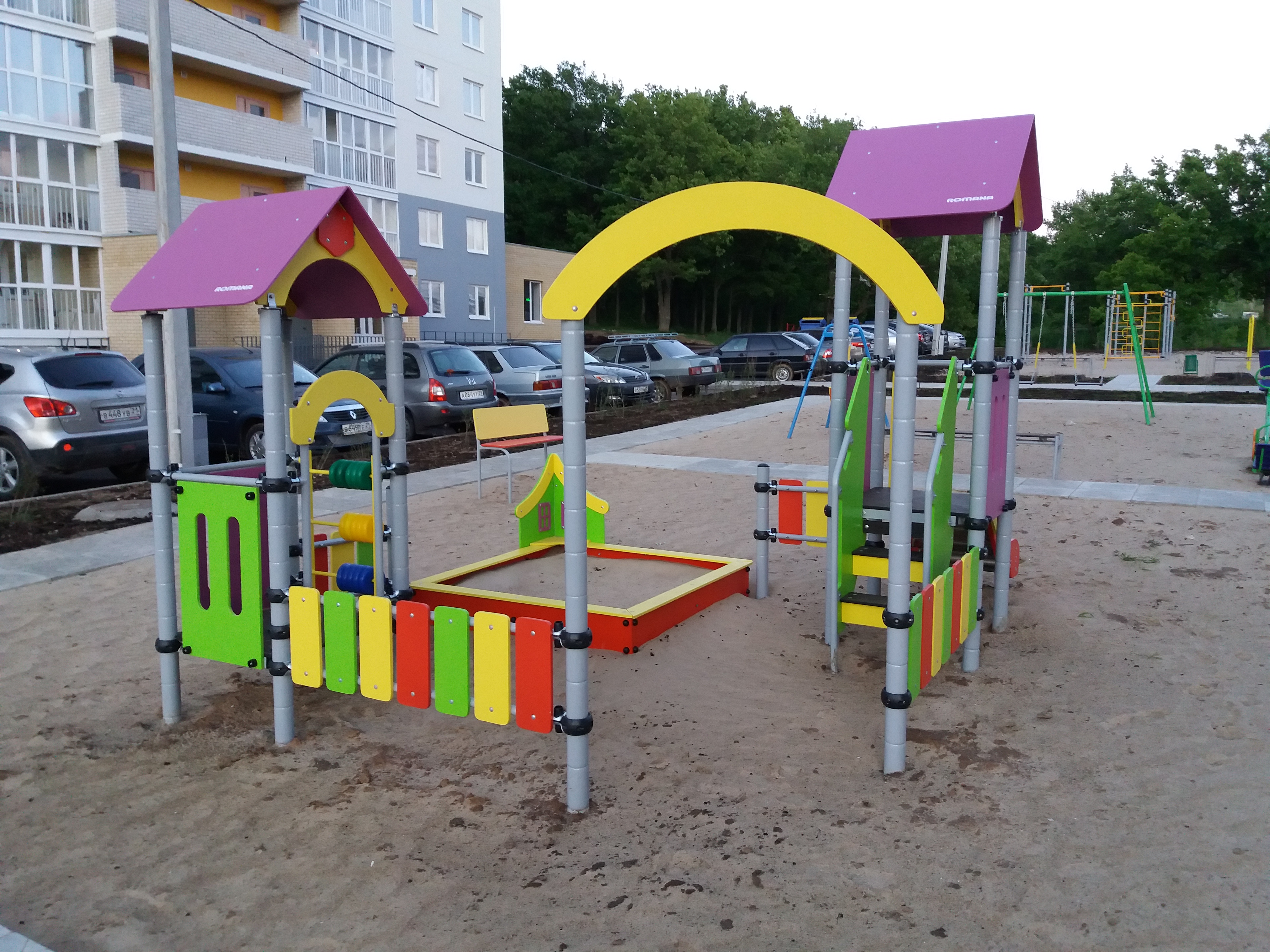 Песочный дворик с горкой «Romana 109.06.00»