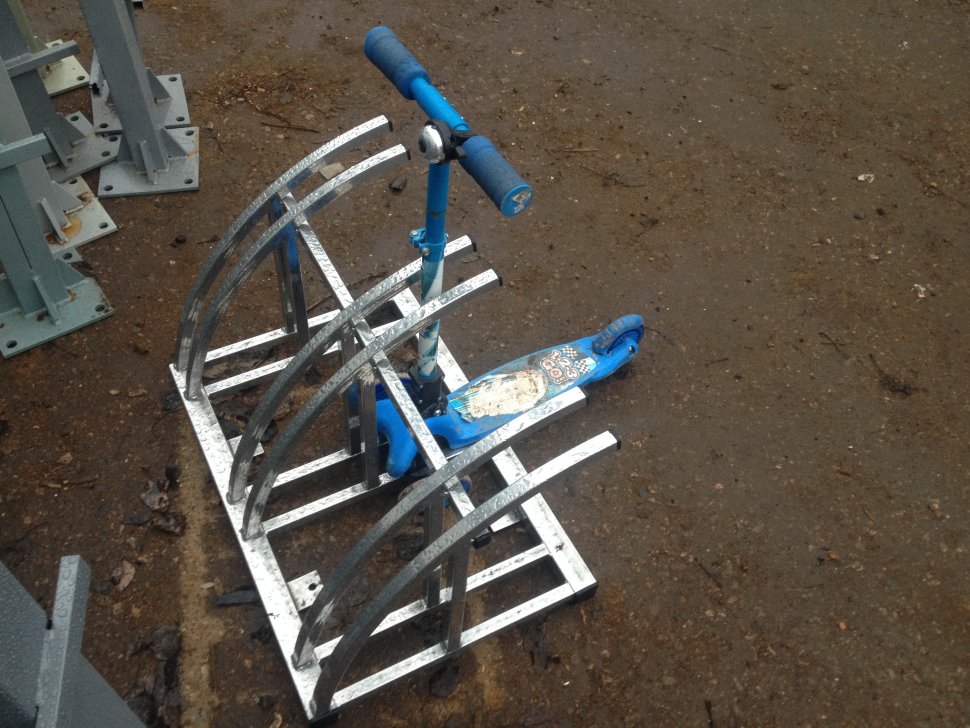 Парковка для самокатов ПС-5-9 на 9 мест