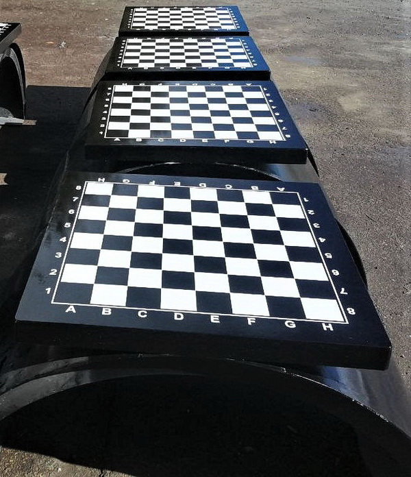 Стол шахматный уличный из металла