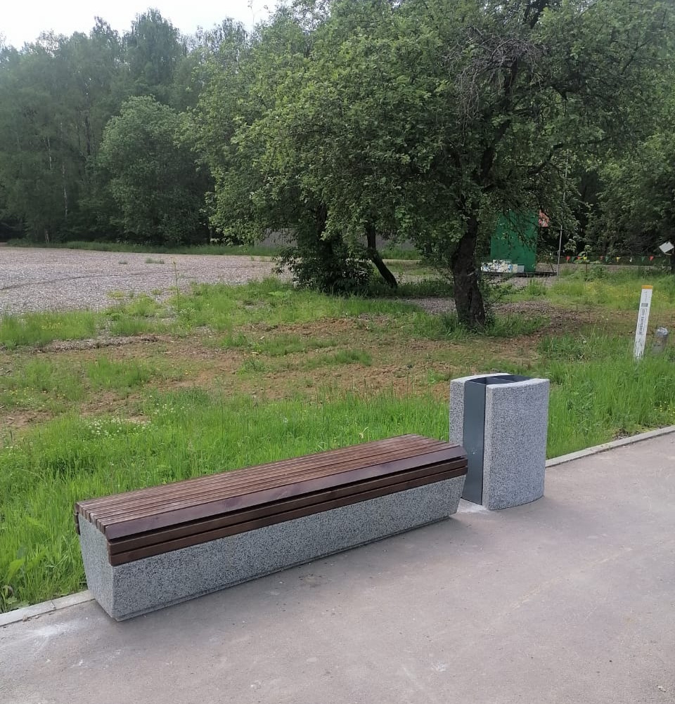 Скамейка деревянная с бетонным основанием С-68