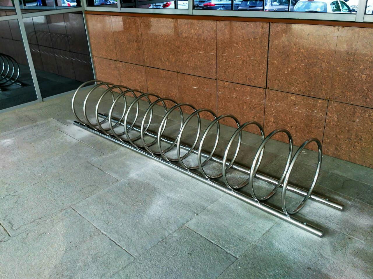 Велопарковка Луна из нержавеющей стали