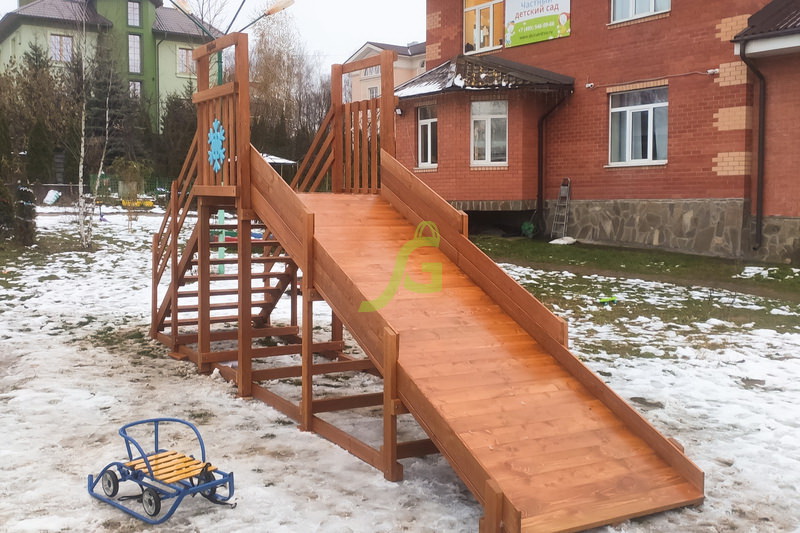 Зимняя деревянная горка IgraGrad Snow Fox Start, скат 4 м