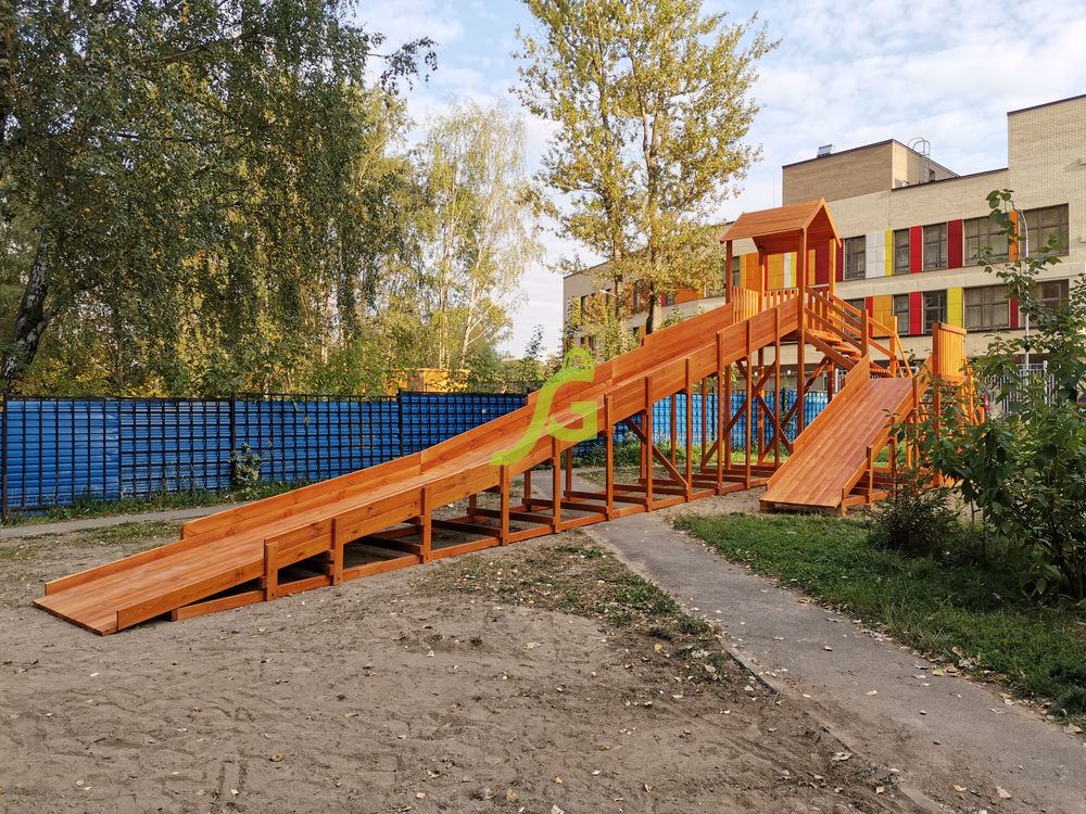 Зимняя деревянная горка "Snow Fox" с двумя скатами, 12 метров + 4,5 метра