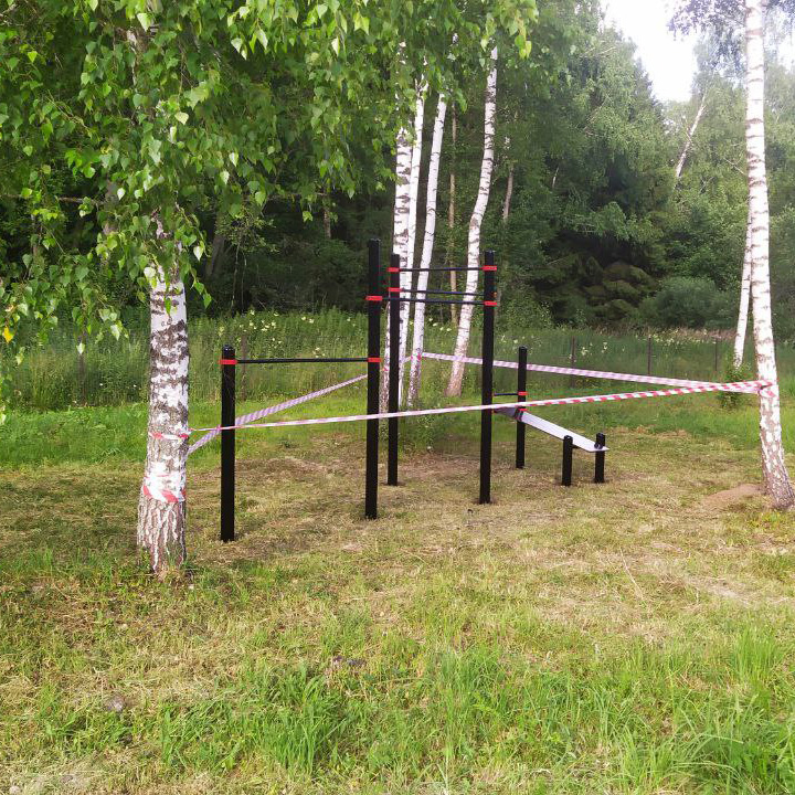 Каскад разноуровневых турников, с лавочкой для пресса  Air-Gym YSK50