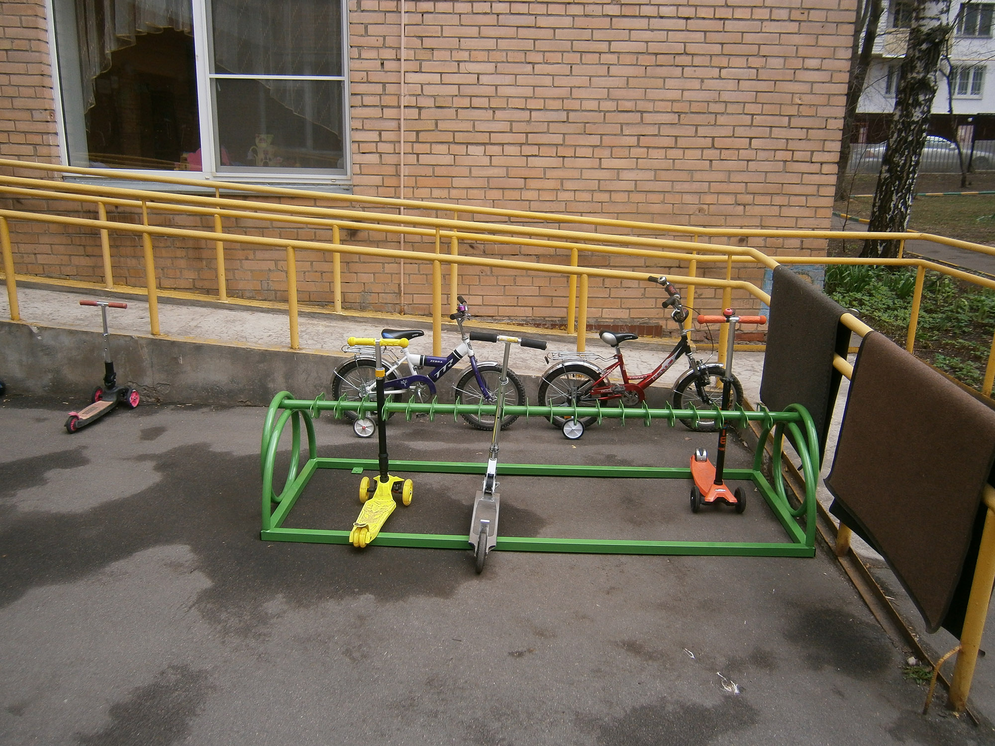 Парковка для самокатов Компакт на 30 мест