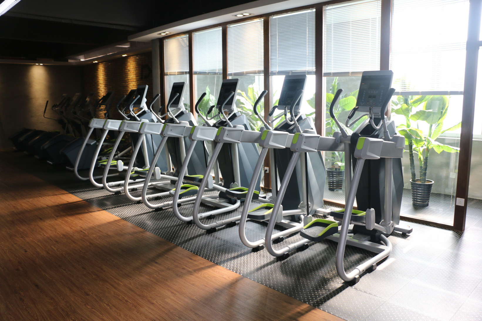 Адаптивный тренажер DHZ AMT 9100