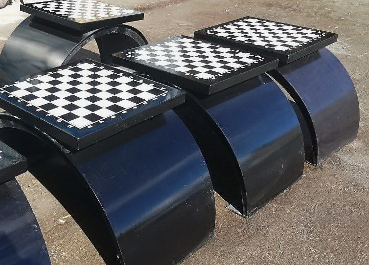 Стол шахматный уличный из металла