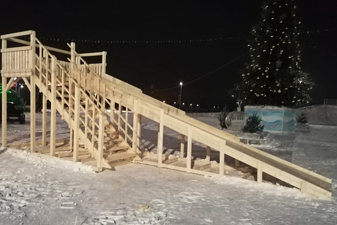 Зимняя горка ЗИМА WOOD-6 Савушка (скат 8 м)