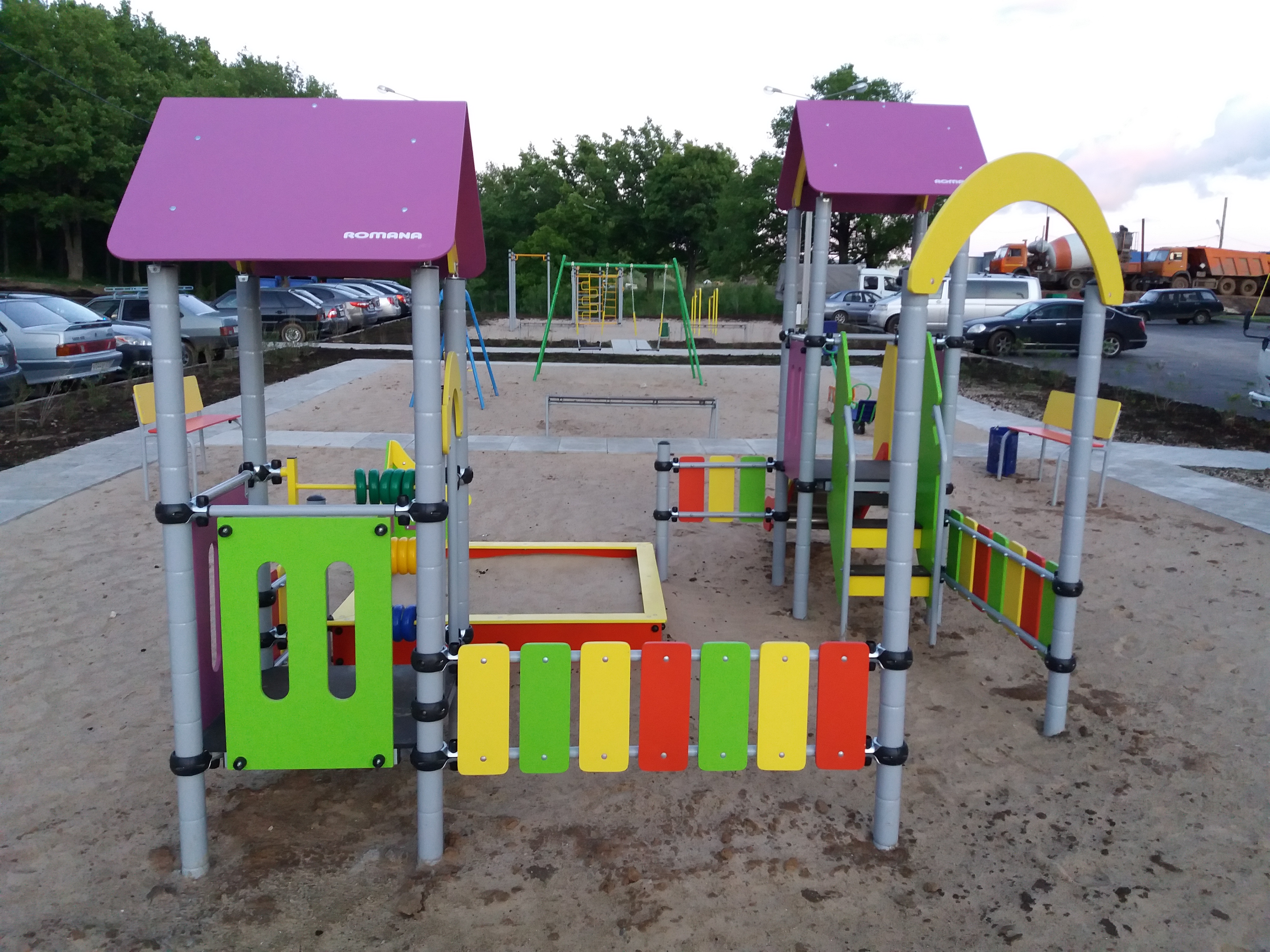 Песочный дворик с горкой «Romana 109.06.00»