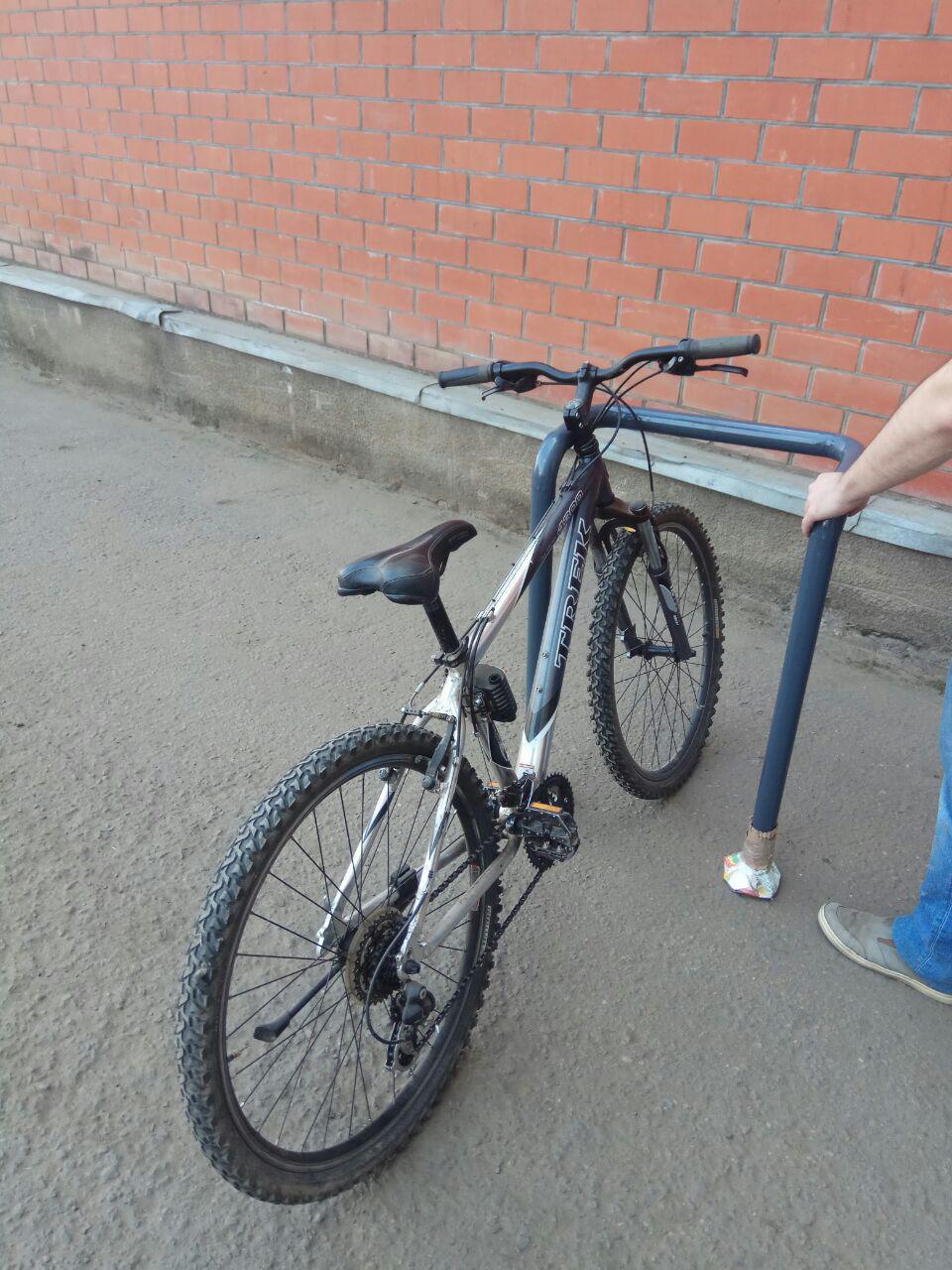 Велопарковка одиночная U-универсал