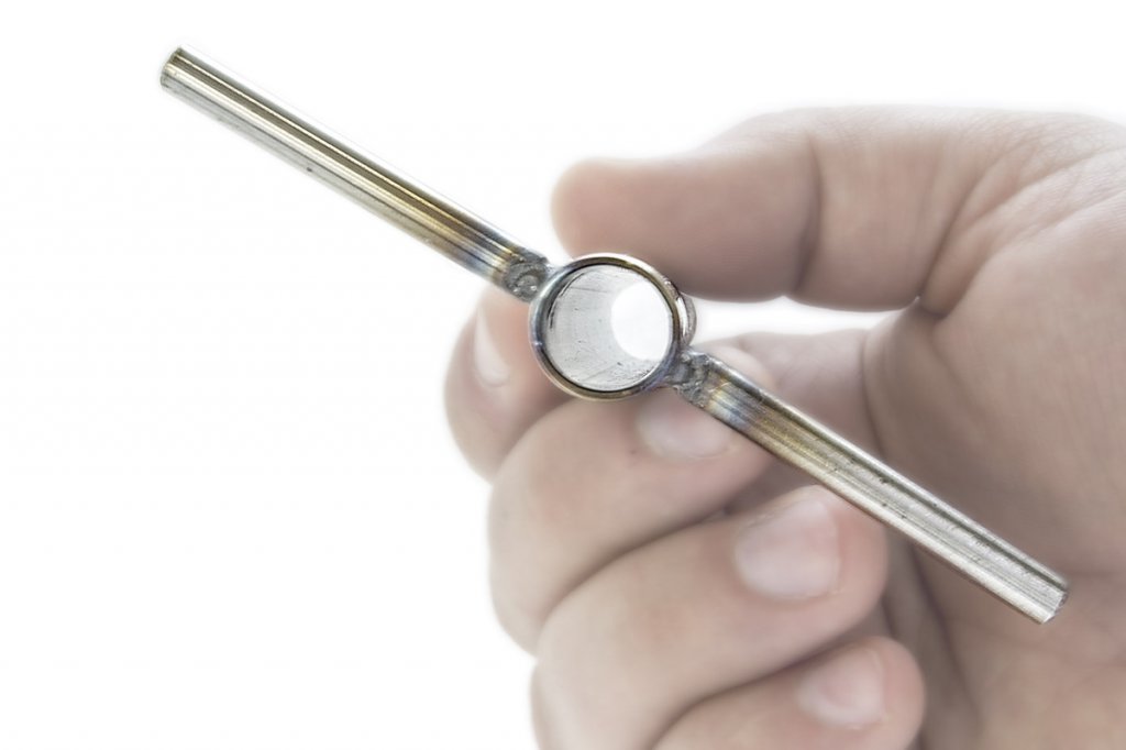 Ввертыш для палатки (неподвижная ручка,16х1,5х130 мм)