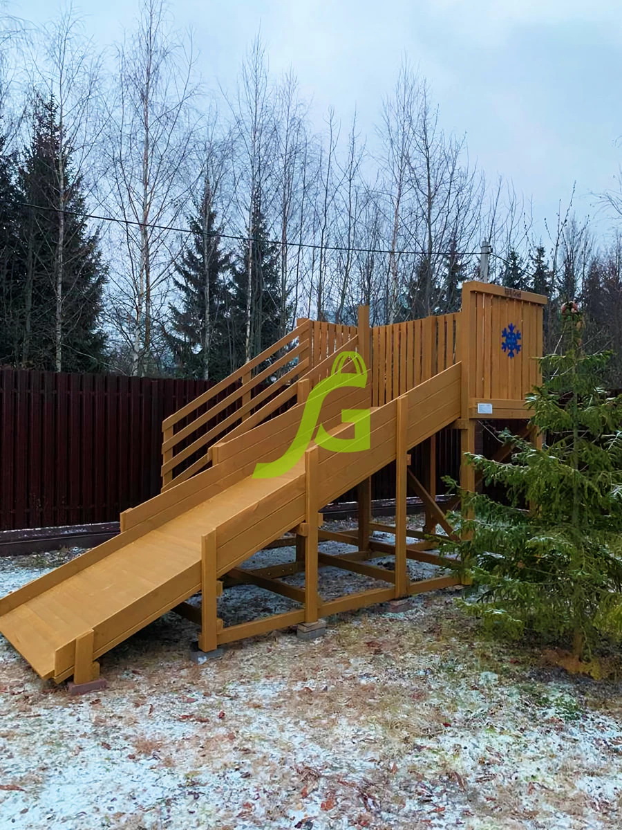 Зимняя деревянная горка Snow Fox, скат 4 м