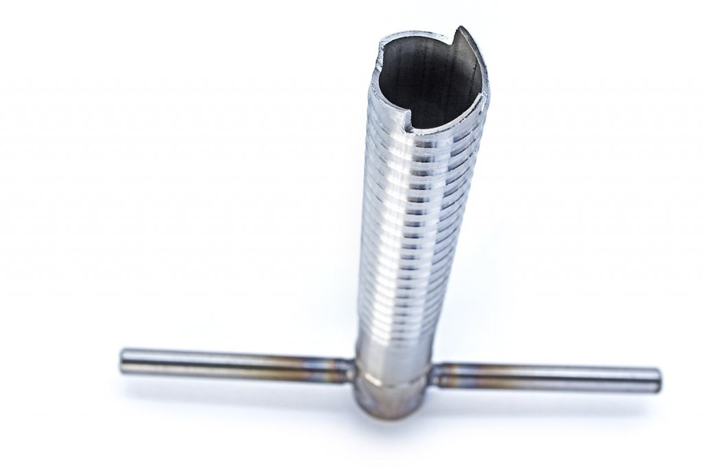 Ввертыш для палатки (неподвижная ручка,16х1,5х130 мм)