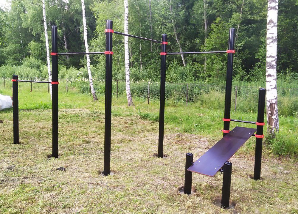Каскад разноуровневых турников, с лавочкой для пресса  Air-Gym YSK50