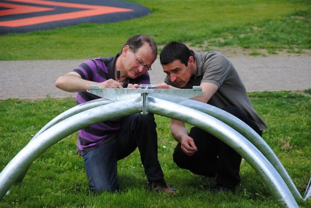 ТЕННИСНЫЙ СТОЛ ВСЕПОГОДНЫЙ CORNILLEAU PARK (СЕРЫЙ)