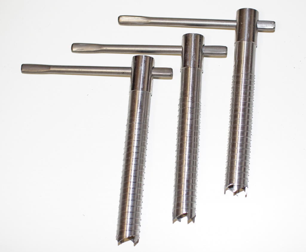 Ввертыш для палатки (подвижная ручка, 16х1,5х130 мм)