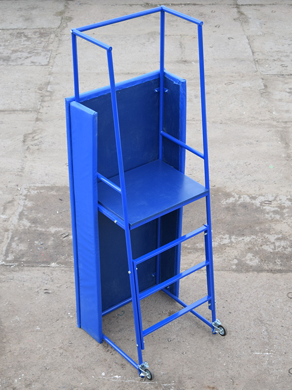 Вышка судейская универсальная, положение стоя (неразборная) (2001)