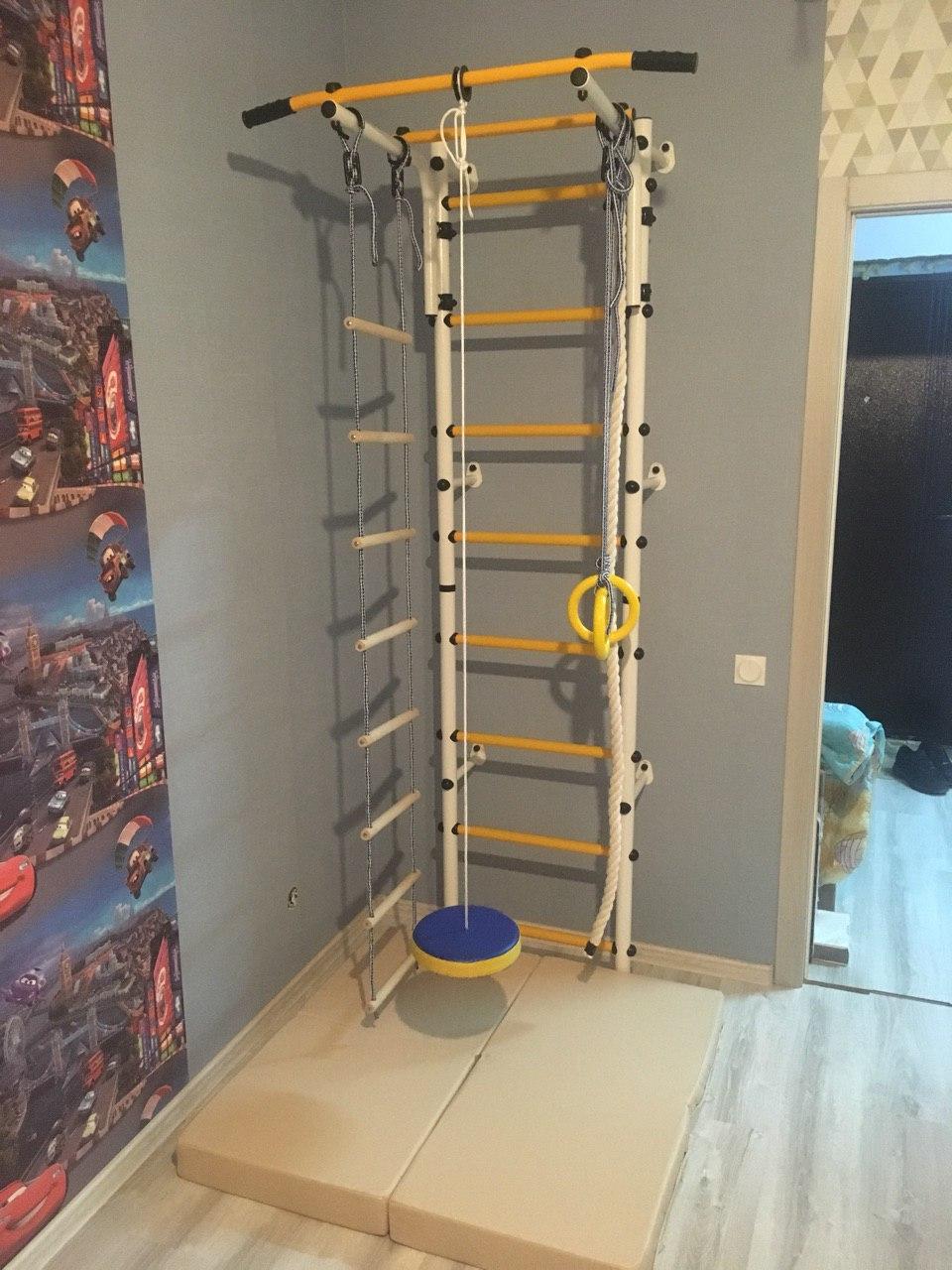 Детский спортивный комплекс ЮНЫЙ АТЛЕТ модель Пристенный бело/жёлтый